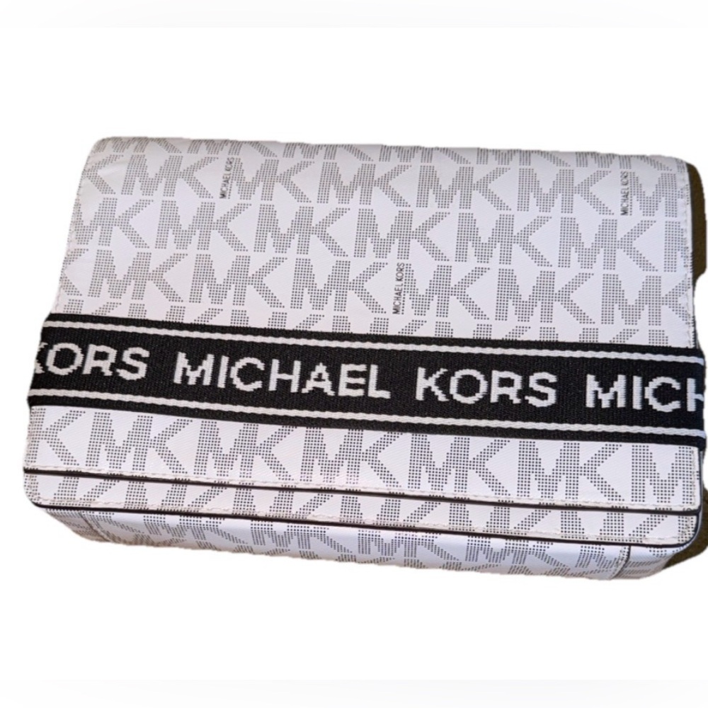 Michael Kors Jet Set Logo Crossbody Bag w/ Monogram Black Strap NWT!